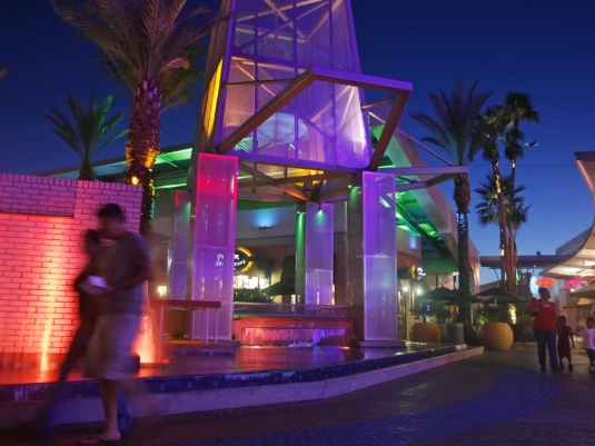 Fountain and shops at Tempe Marketplace